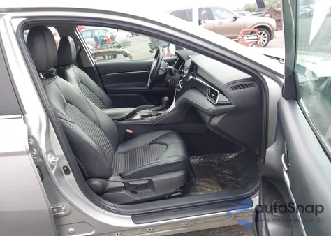 2021 Toyota Camry Se z USA, uszkodzony, nr VIN 4T1G11AK4MU477106